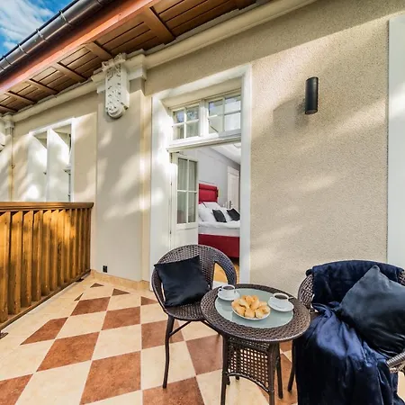 H Lägenhetshotell 4*