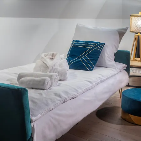 Hotel apartamentowy H *