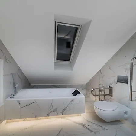 Aparthotel H 4*