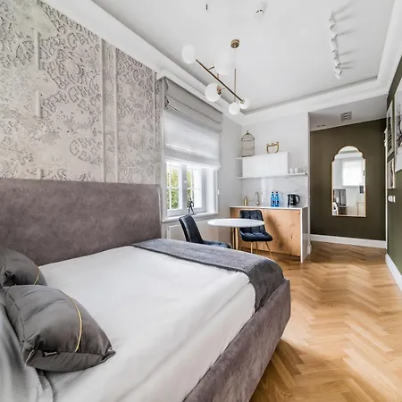 Aparthotel H